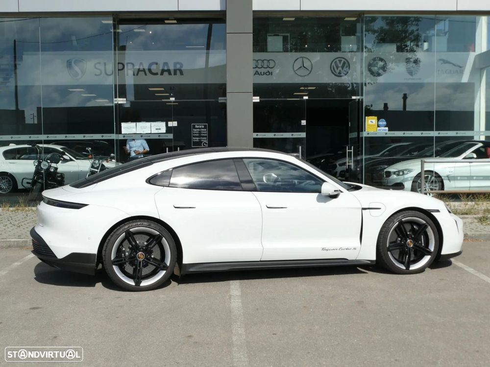 Porsche Taycan Turbo S - 40