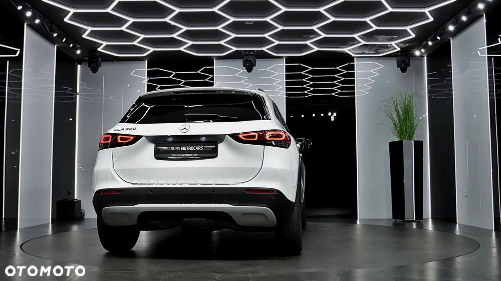 Mercedes-Benz GLA 200 Progressive - 8