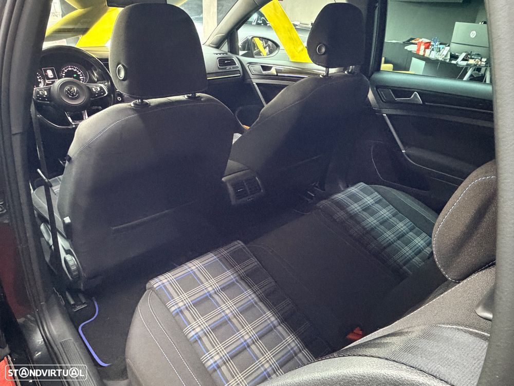 VW Golf 1.4 GTE Plug-In-Hybrid DSG - 27