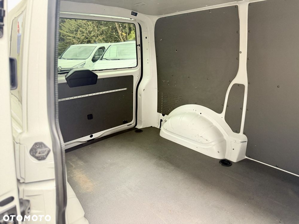 Volkswagen Transporter T6.1 - 36