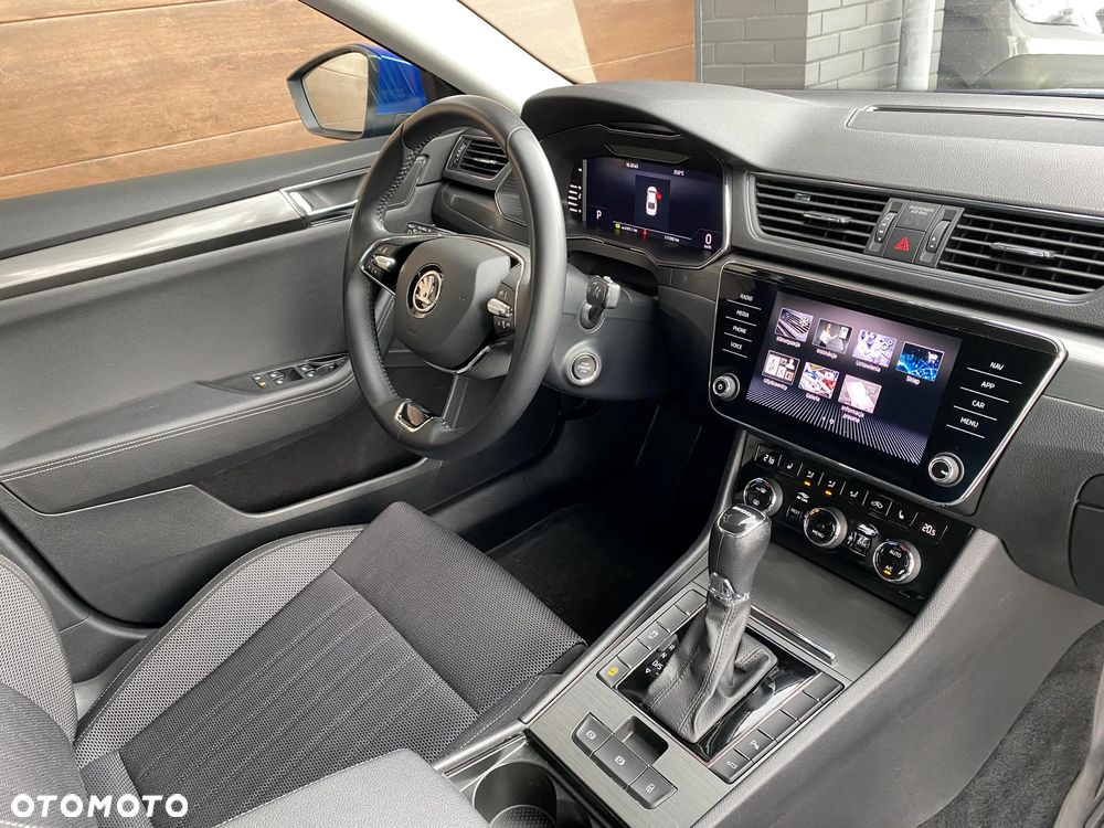 Skoda Superb 2.0 TDI SCR Style DSG - 38