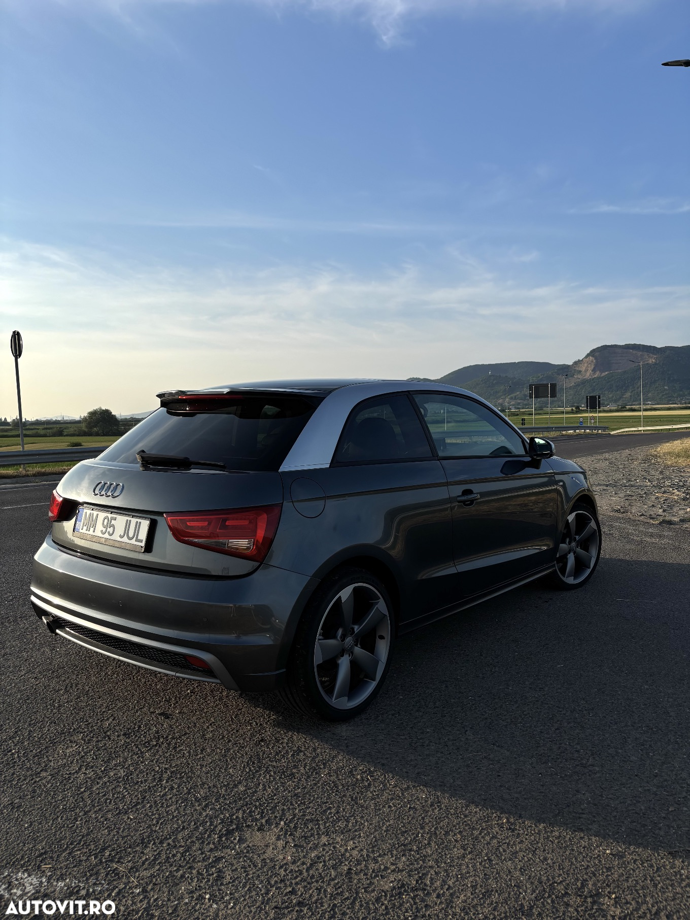 Audi A1 1.6 TDI Stronic Attraction - 4