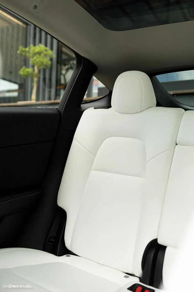 Tesla Model Y Long Range Tração Integral - 39