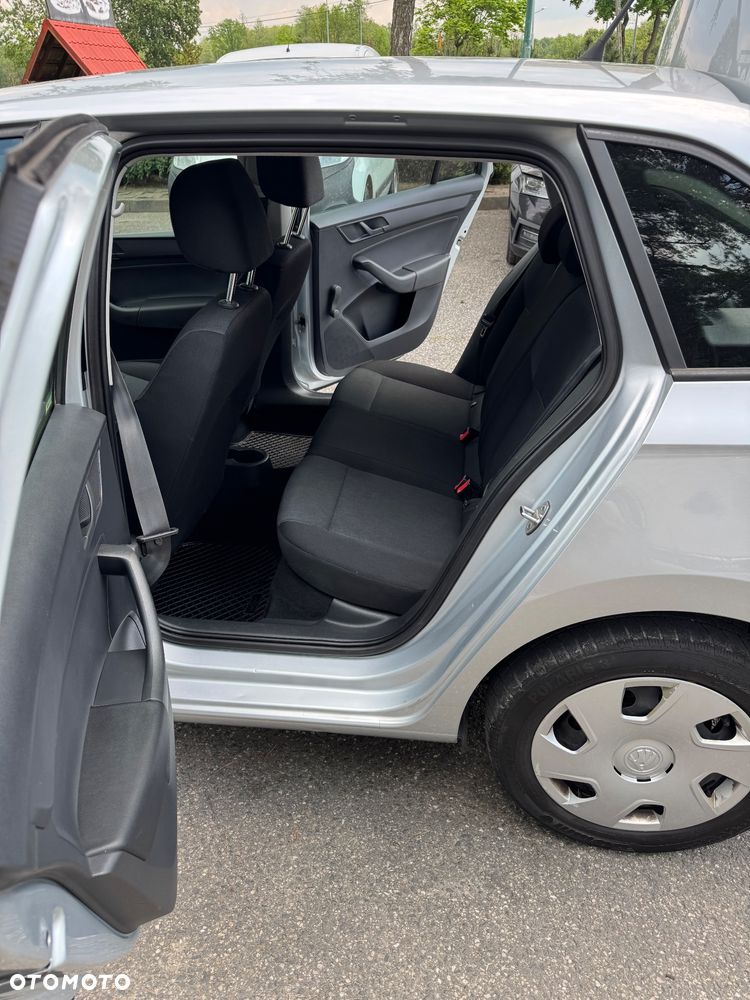 Skoda RAPID 1.6 TDI DPF Edition - 8