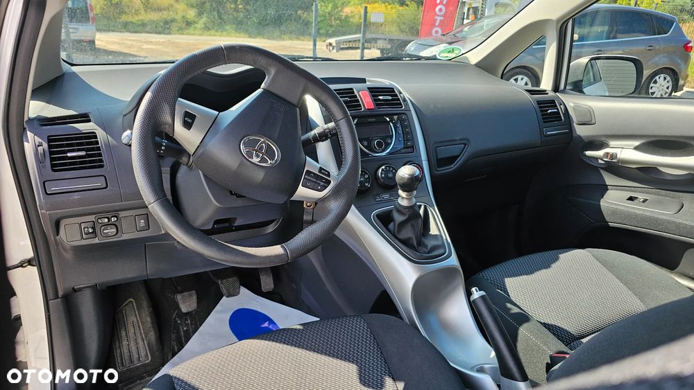 Toyota Auris 1.6 Premium + - 14
