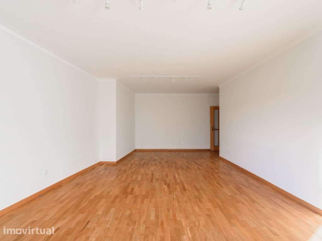 Apartamento T2+1, com garagem, Pinheiro Manso, Porto - Grande imagem: 5/17