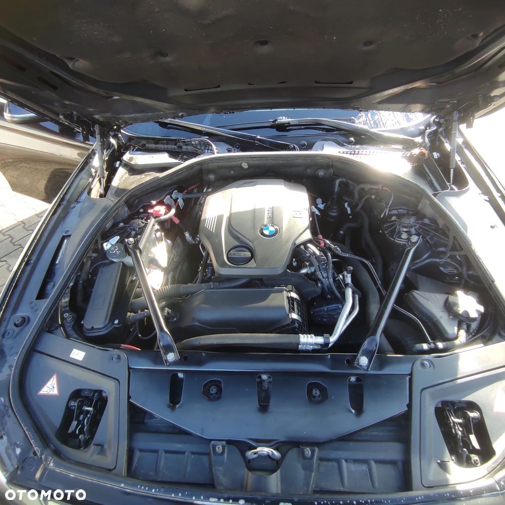 BMW Seria 5 520d Luxury Line - 9