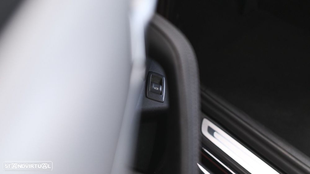 BMW 520 d Pack Desportivo M Auto - 51