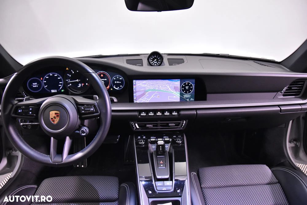 Porsche 911 Carrera 4S - 9