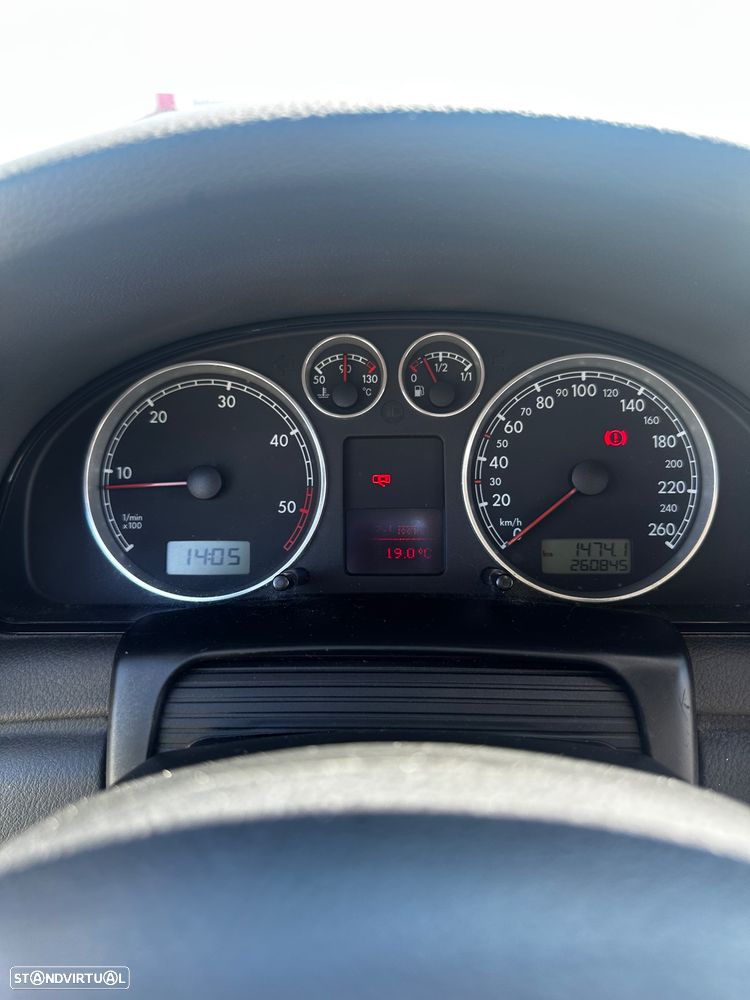 VW Passat 1.9 TDi Comfortline - 4