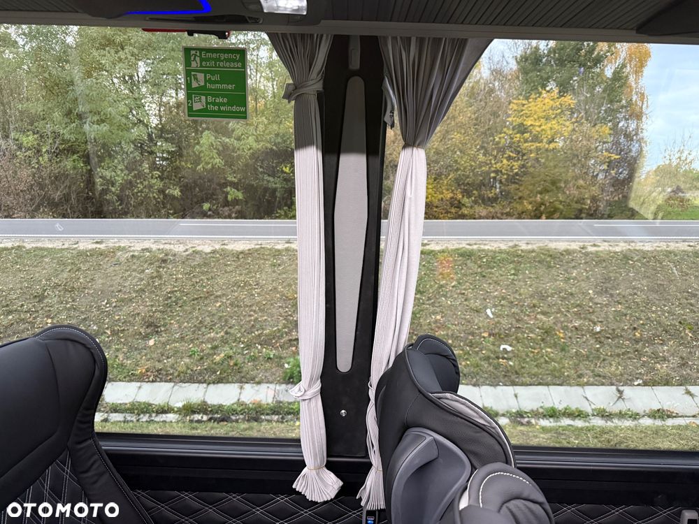 Mercedes-Benz Sprinter 519 - 28