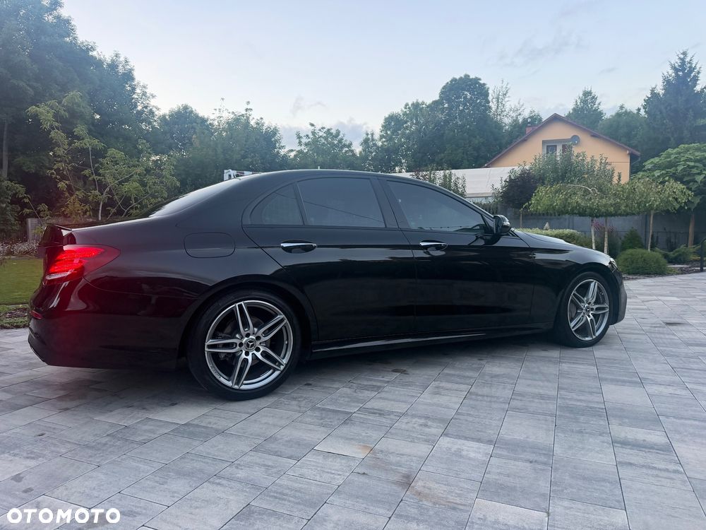 Mercedes-Benz Klasa E 300 9G-TRONIC - 21