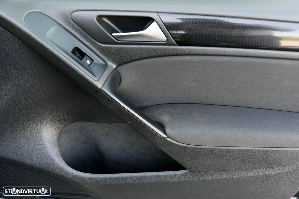 VW Golf 1.6 TDi Confortline DSG - 20