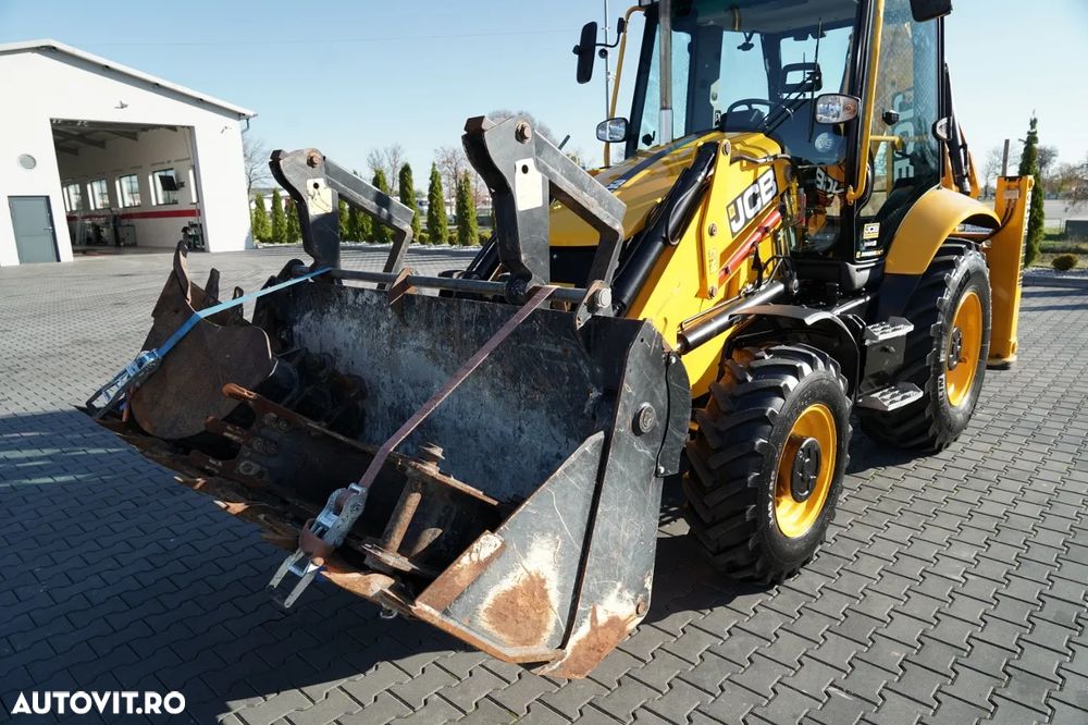 JCB 3CX PLUS / JOYSTICK / AER CONDIȚIONAT / CUPĂ RAPIDĂ / SET CUPĂ / CA NOU / SHOWROOM POLONIA / - 17