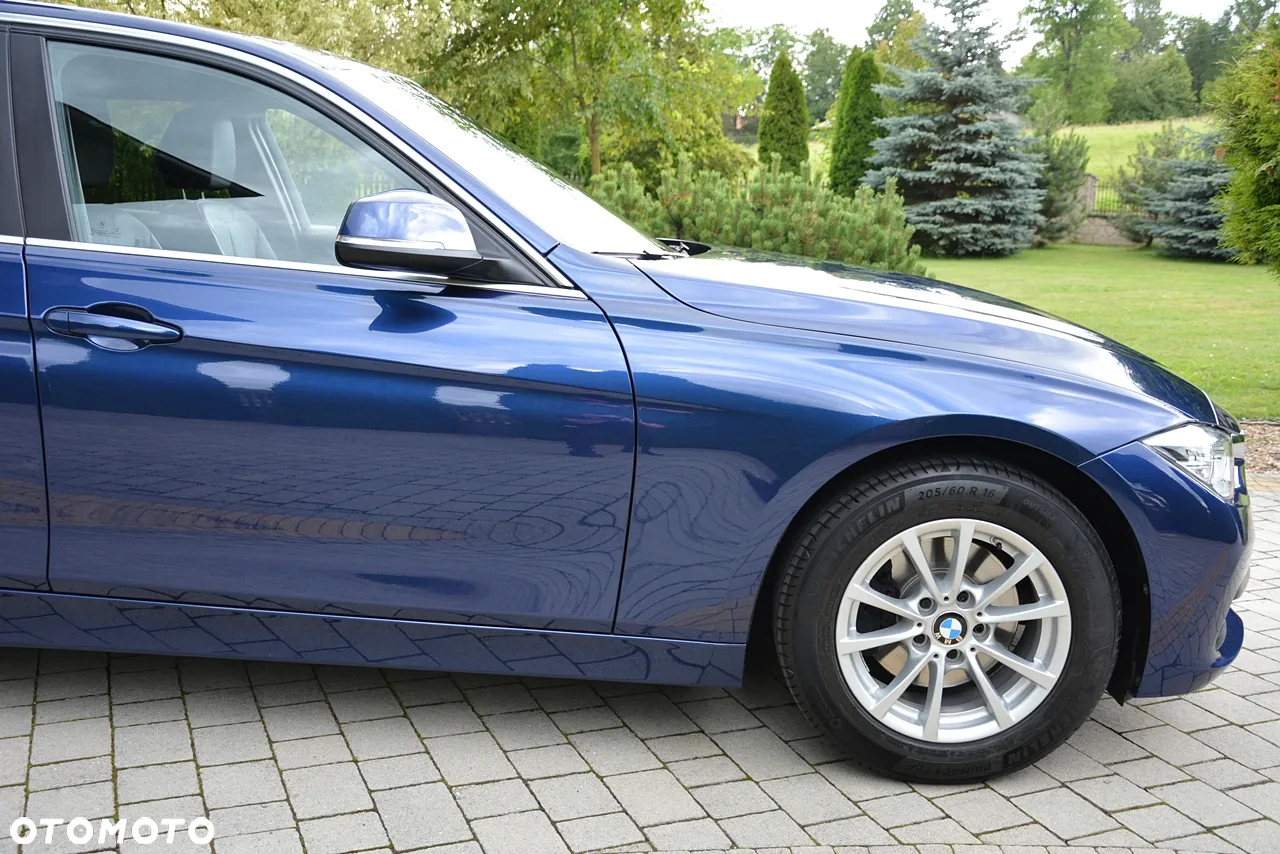 BMW Seria 3 320d - 11