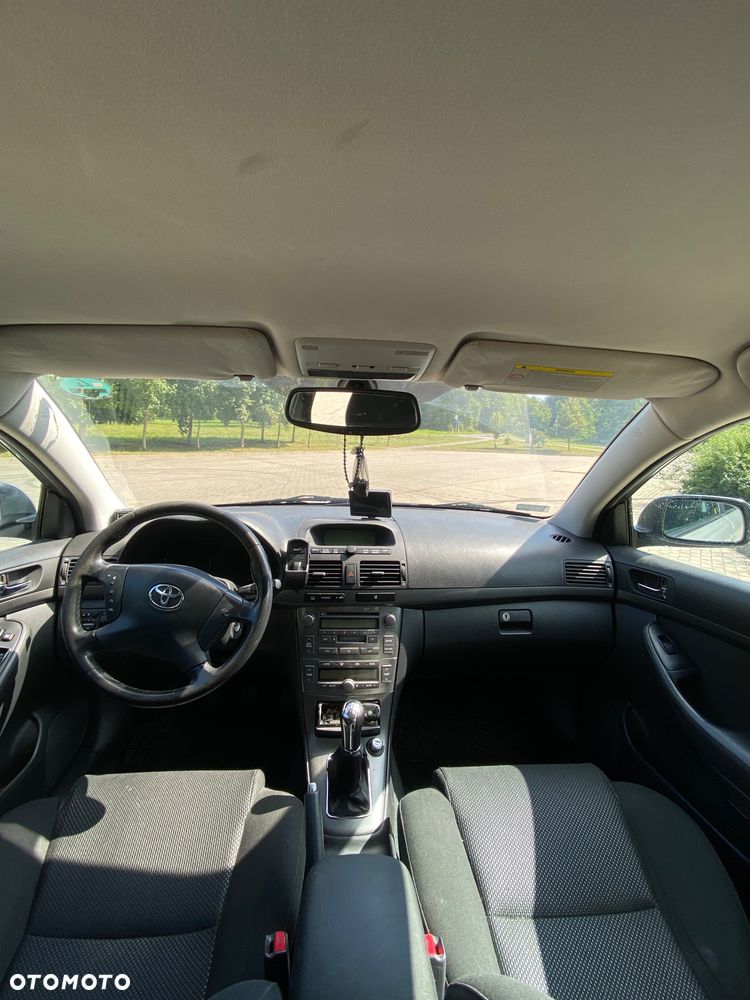 Toyota Avensis 1.8 VVT-i Sol - 11