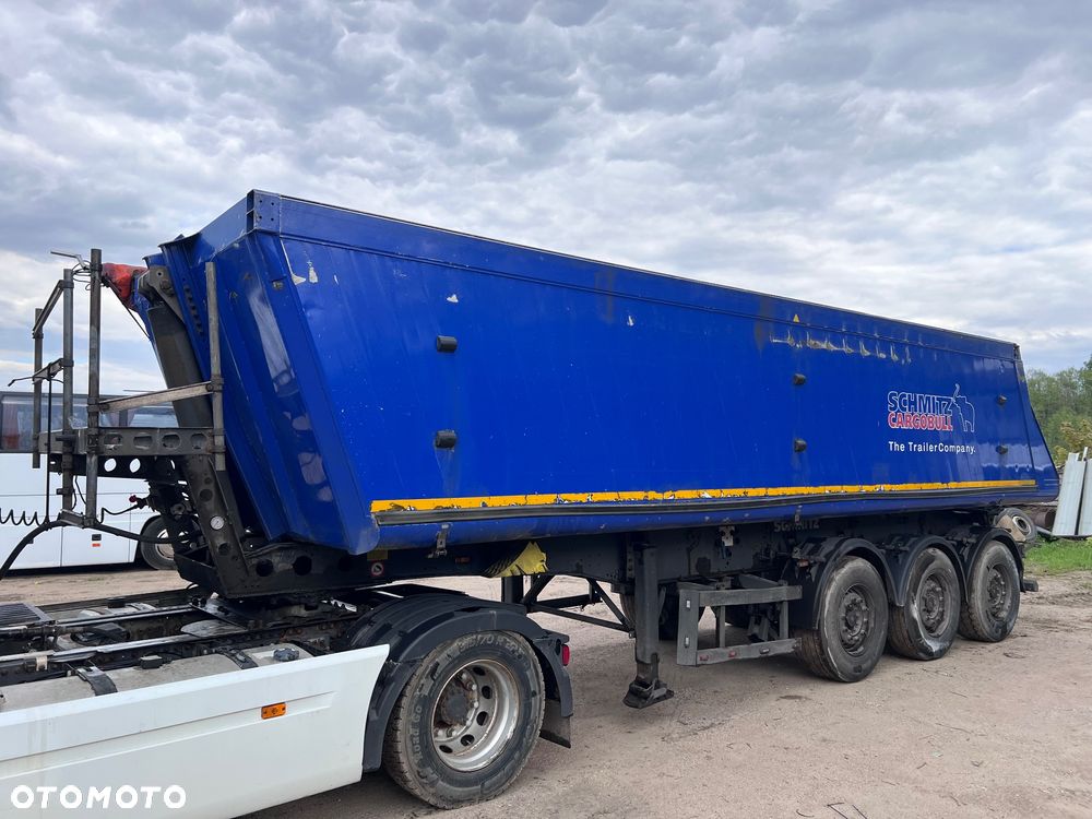 Schmitz Cargobull / 33 m3 / PODNOSZONA OŚ / OSIE SAF / WARTA UWAGI /  2011 ROK !!