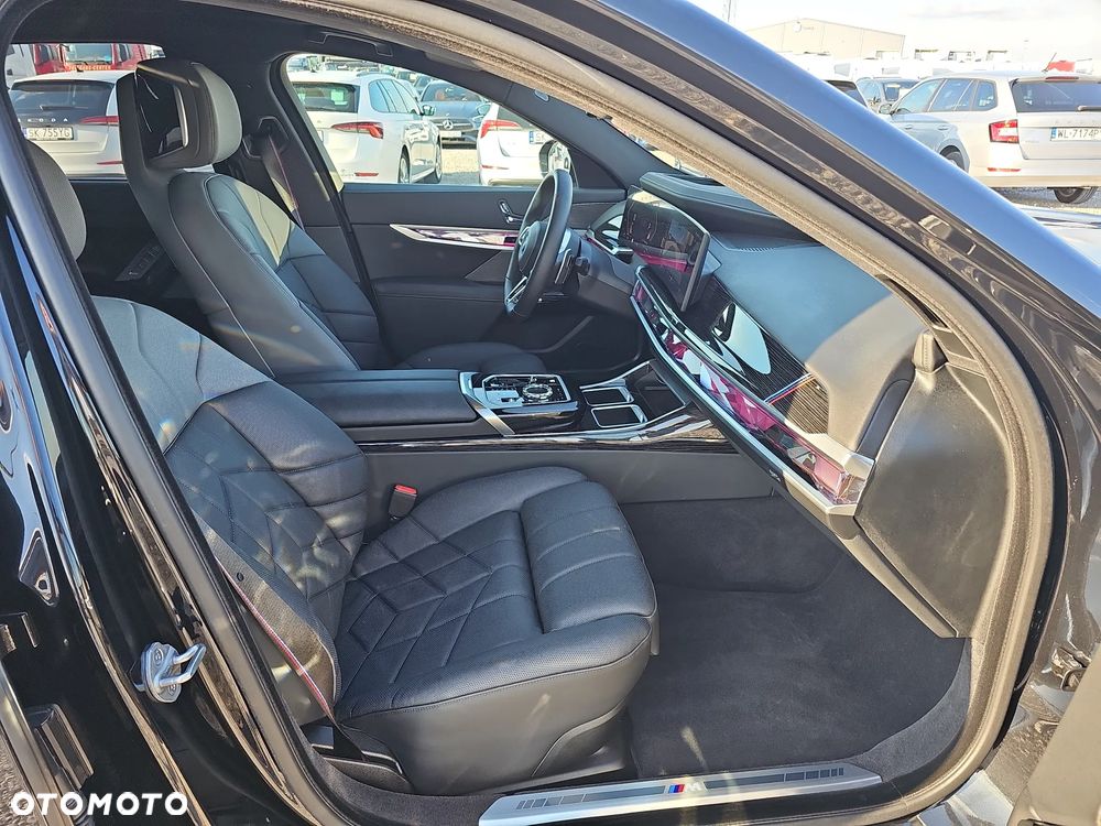 BMW Seria 7 750e PHEV xDrive sport - 23