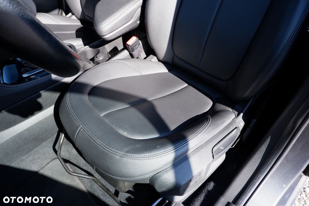 BMW Seria 2 218d Advantage - 28