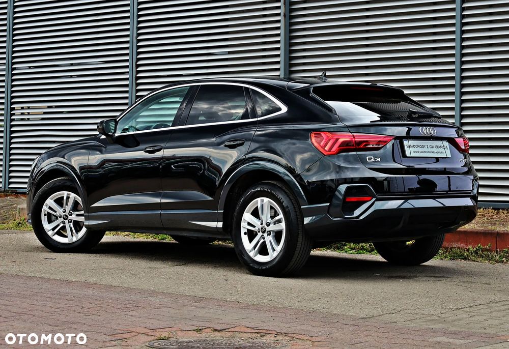 Audi Q3 Sportback - 9