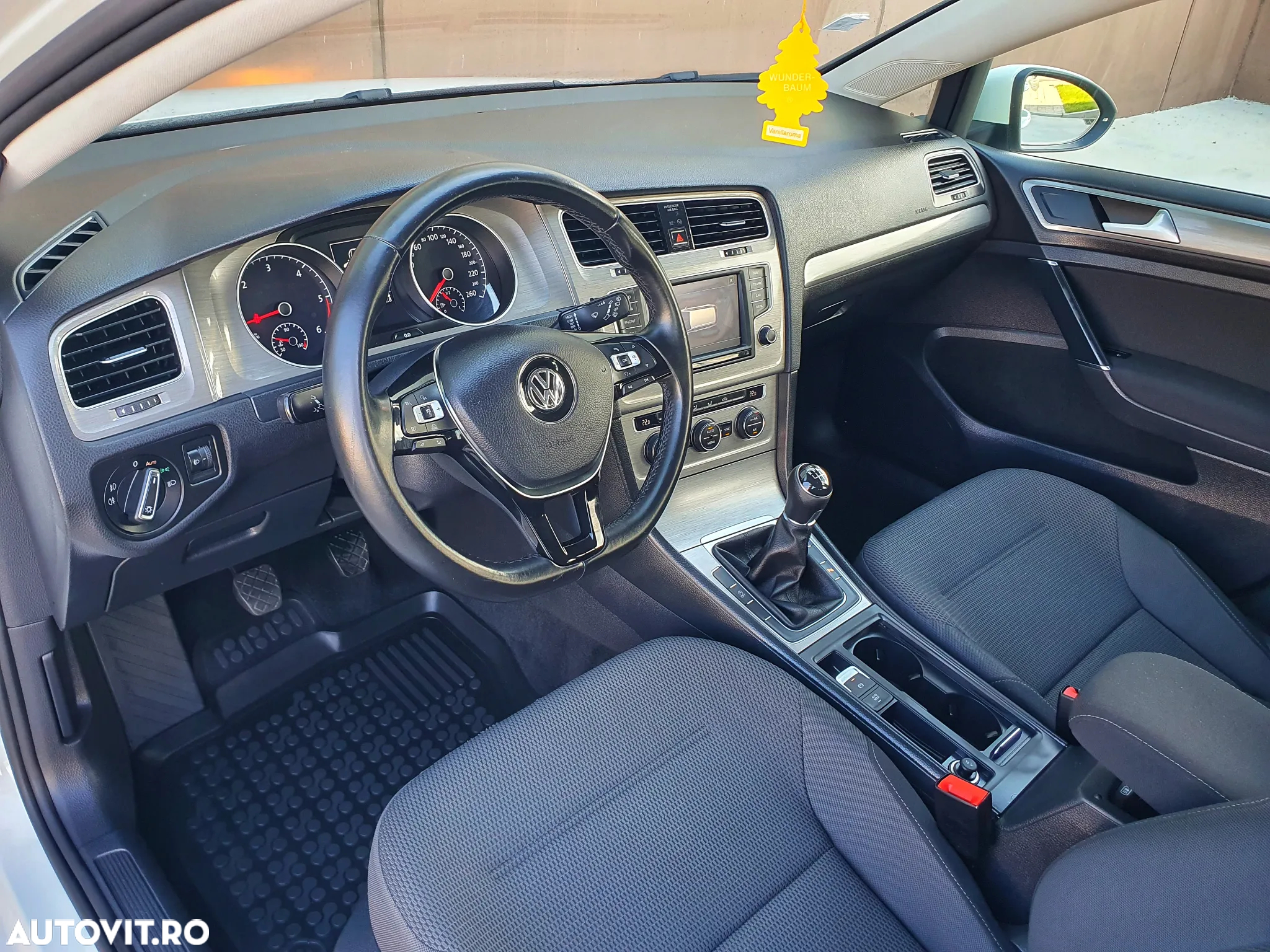 Volkswagen Golf 1.6 TDI BlueMotion Comfortline - 18