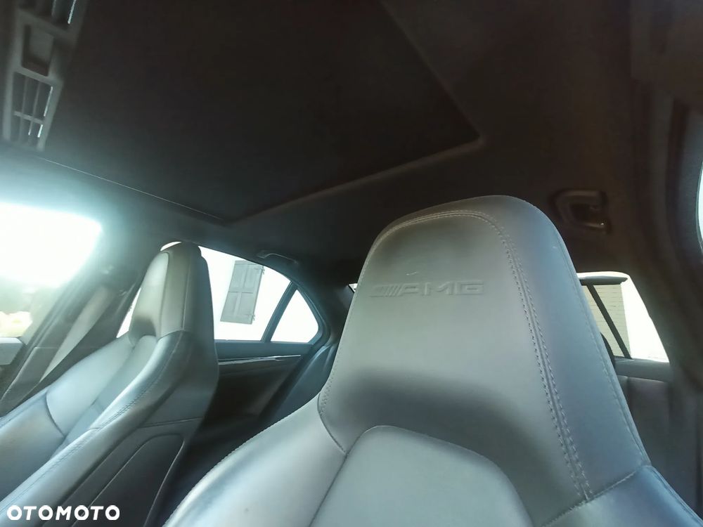 Mercedes-Benz Klasa C 63 AMG - 22