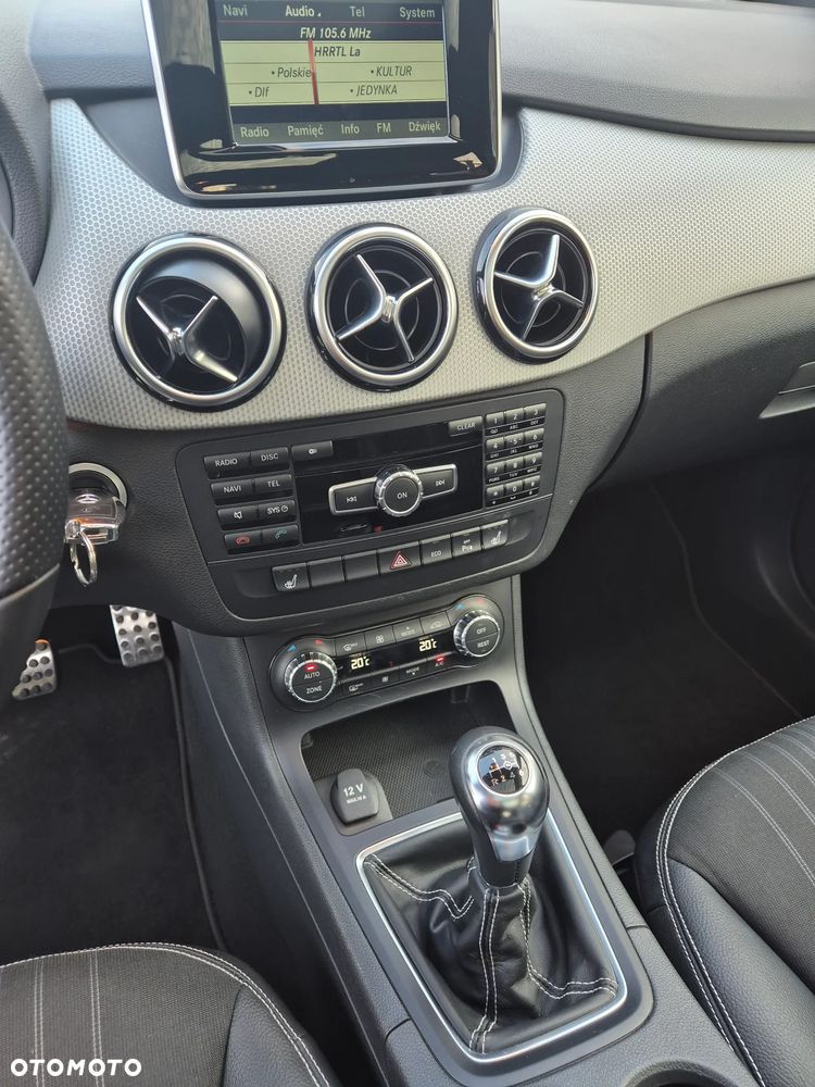 Mercedes-Benz Klasa B 180 AMG Line - 20