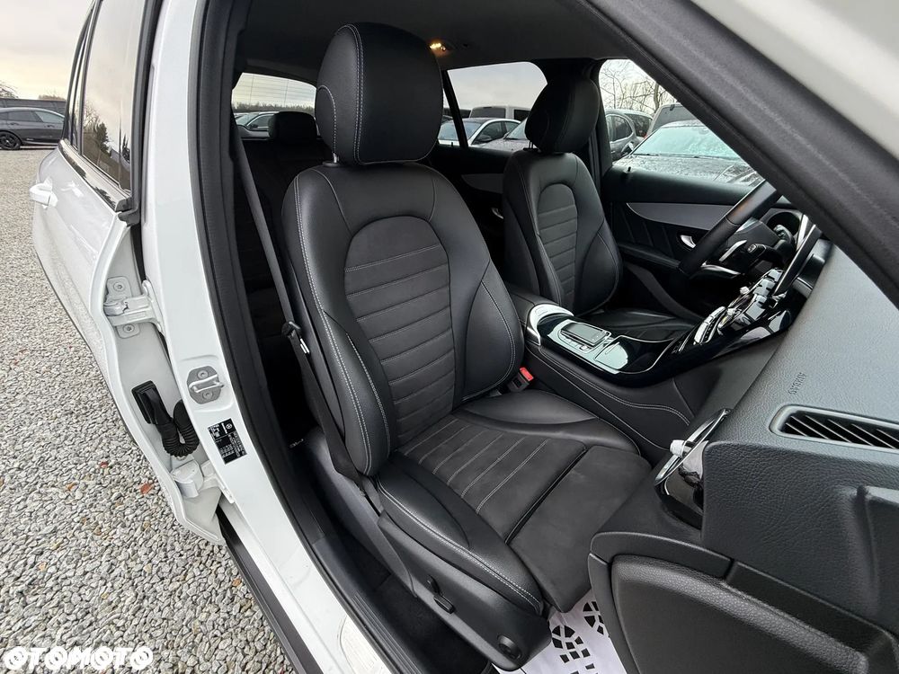 Mercedes-Benz GLC 200 d 4Matic 9G-TRONIC AMG Line - 37