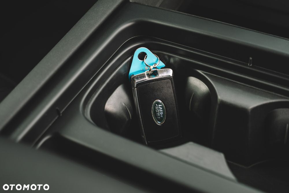 Land Rover Defender 3.0 D300 mHEV SE - 21