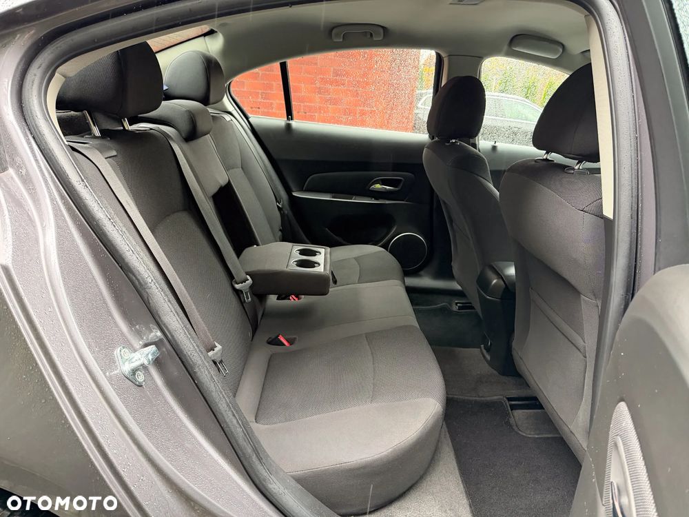 Chevrolet Cruze 1.8 LT - 16