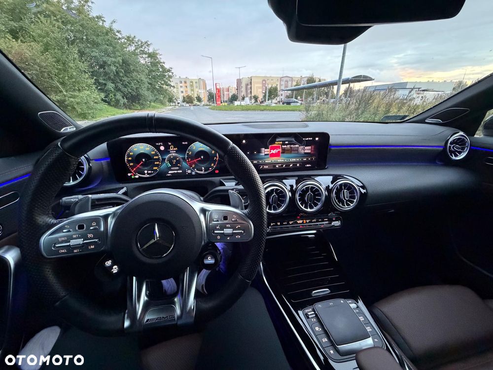 Mercedes-Benz CLA - 24