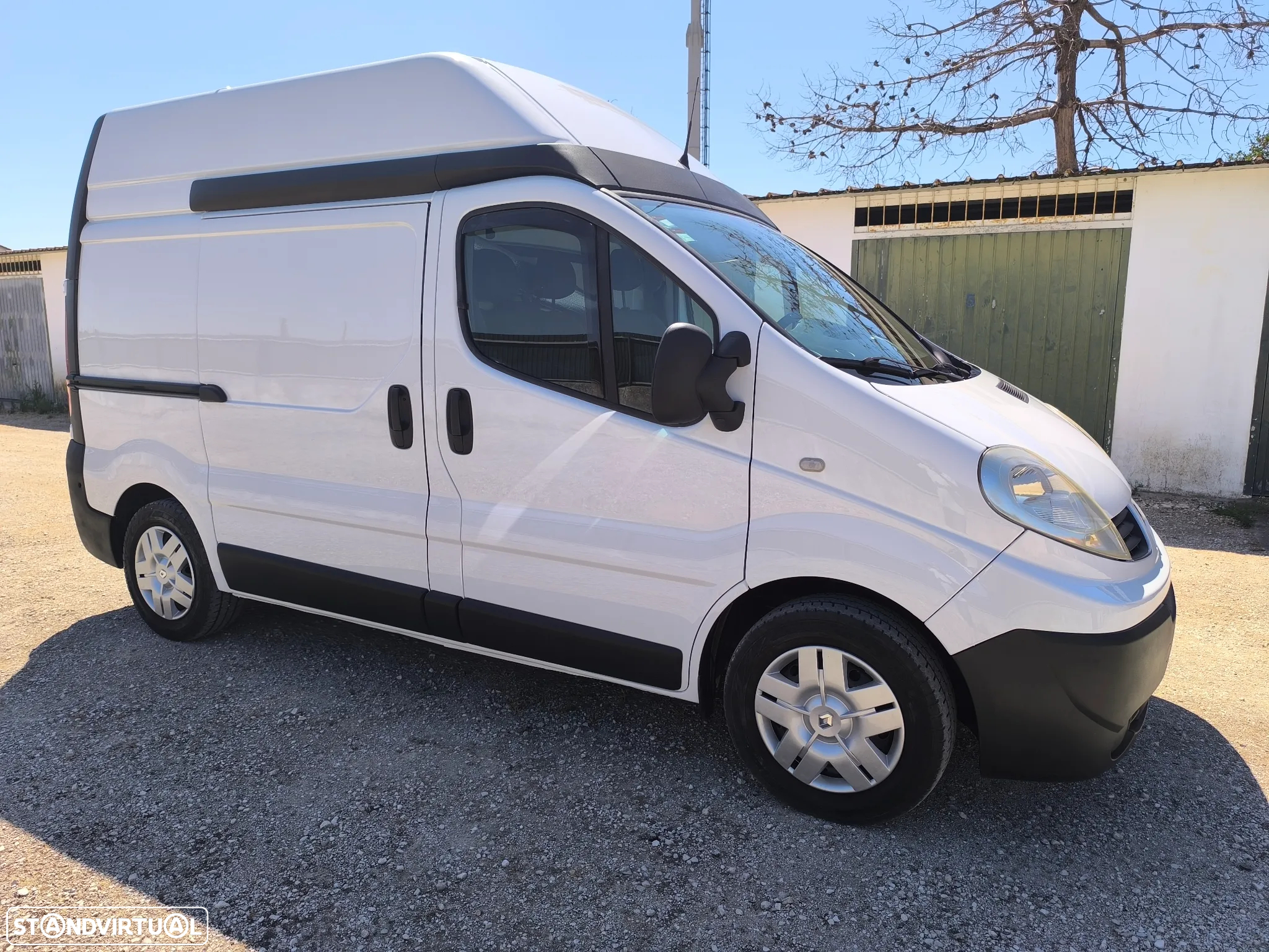 Renault Traffic 115 dci com motor frio - 3