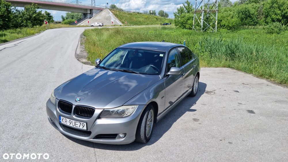 BMW Seria 3 318d - 11