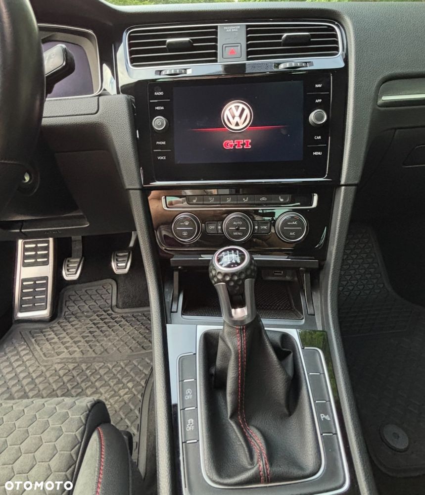 Volkswagen Golf GTI 2.0 TSI OPF Performance - 11