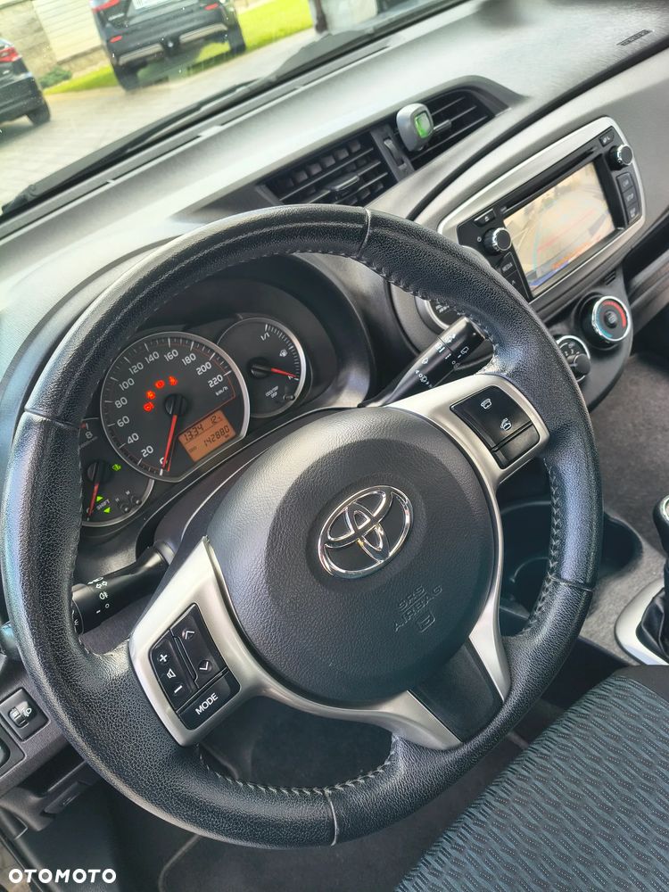 Toyota Yaris 1.33 VVT-i Executive - 18
