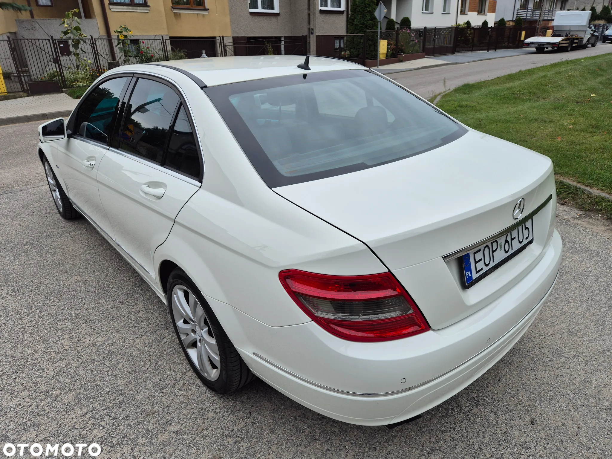 Mercedes-Benz Klasa C 180 T Kompressor BlueEFFICIENCY Avantgarde - 13
