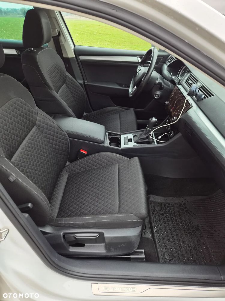 Skoda Superb 1.6 TDI Ambition DSG - 30