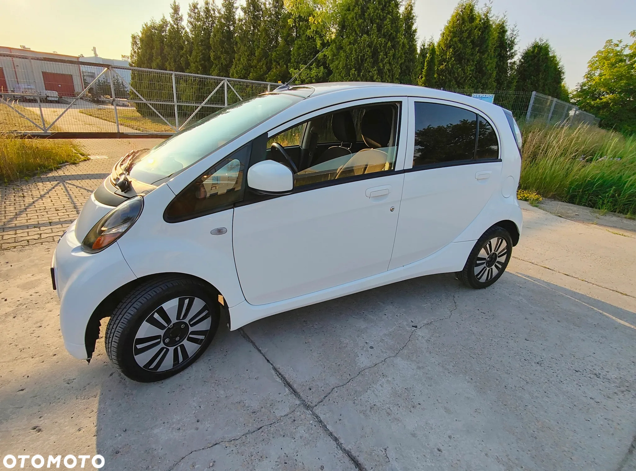 Mitsubishi i-MiEV Standard - 8