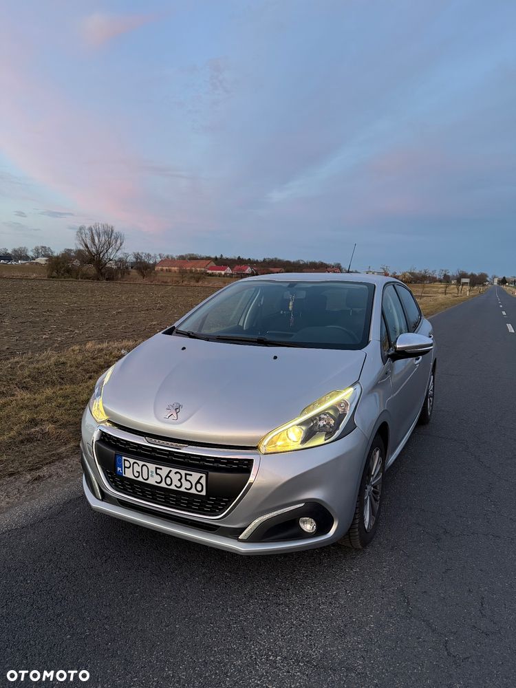 Peugeot 208 PureTech 82 Style - 12