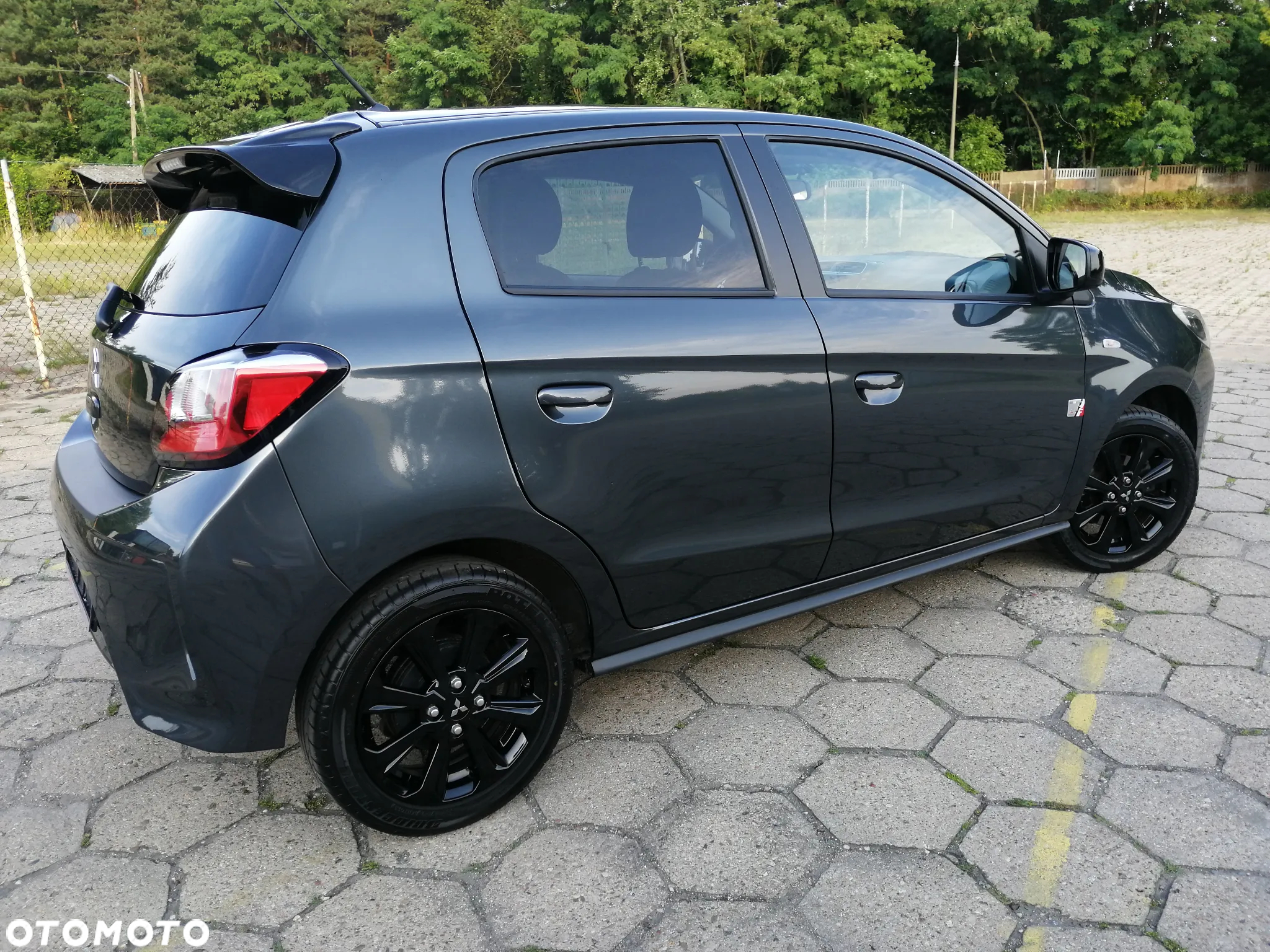Mitsubishi Space Star AS&G 1.2 Select+ Black - 12