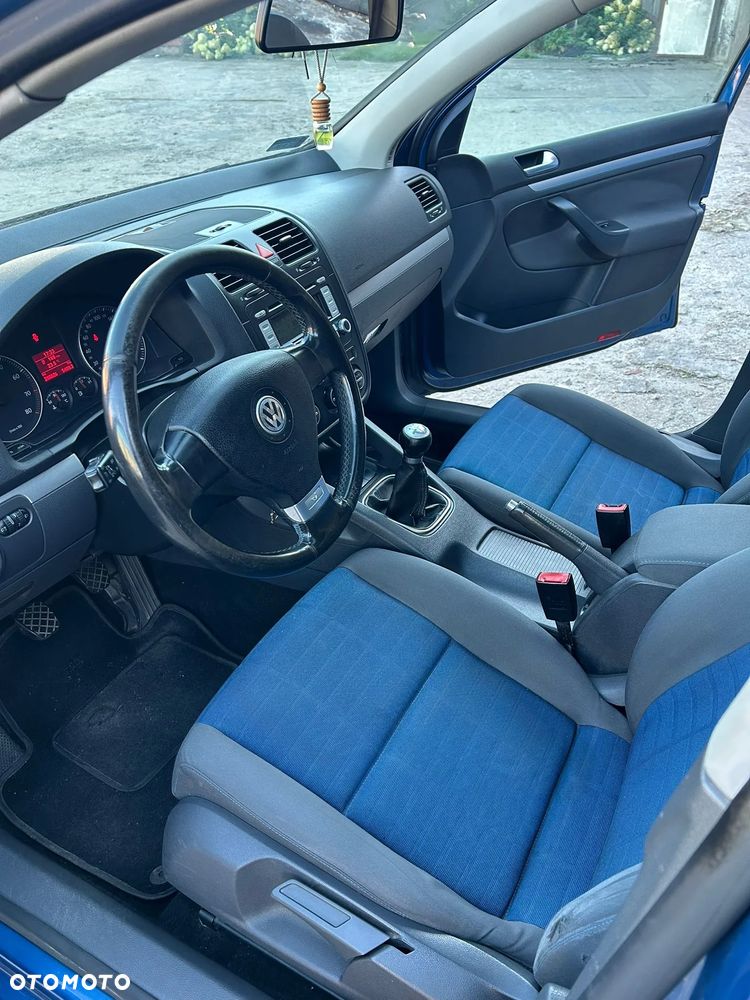 Volkswagen Golf 1.6 FSI Tour - 15