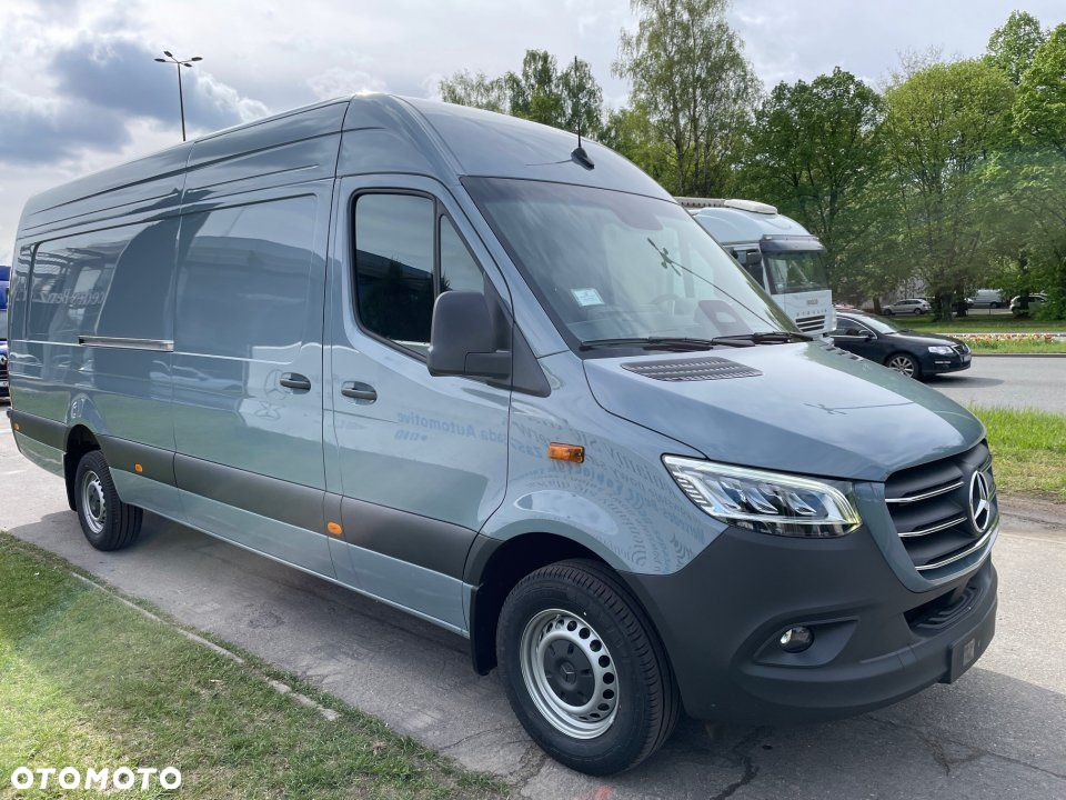 Mercedes-Benz Sprinter - 2