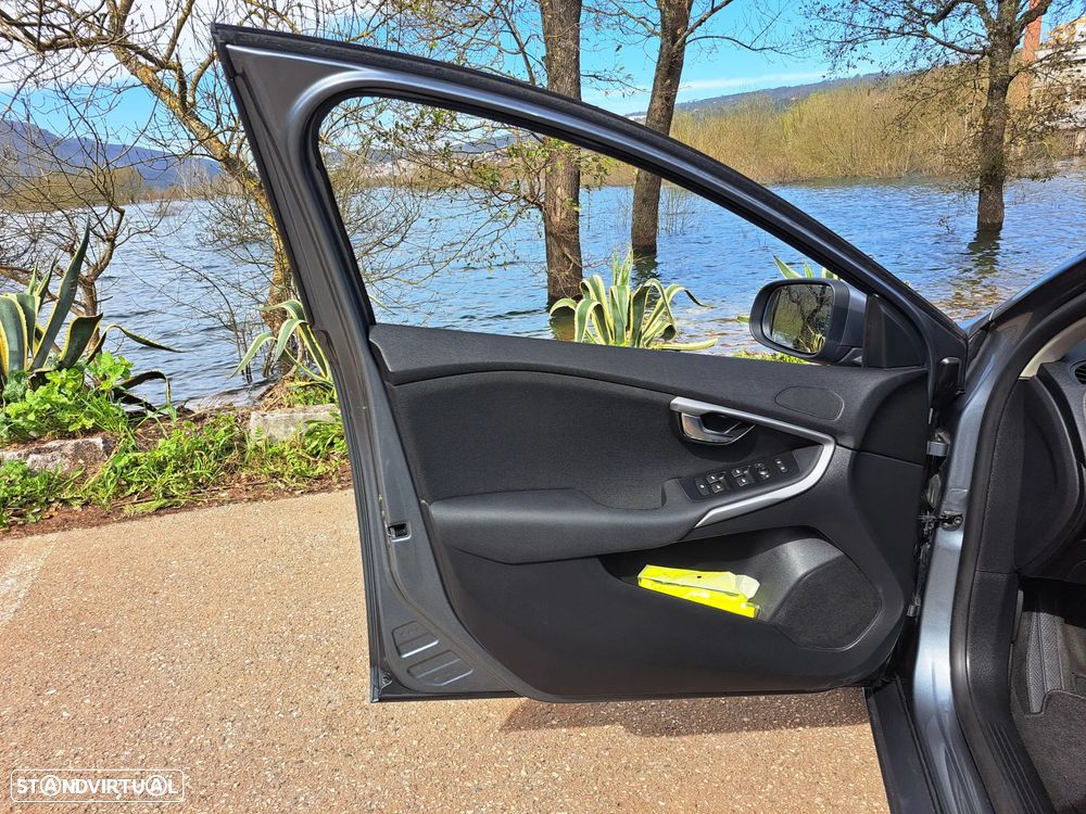 Volvo V40 D2 Kinetic - 15