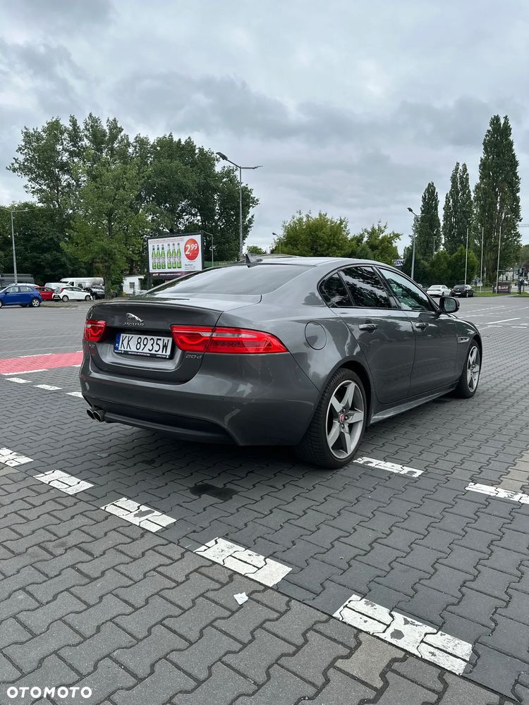 Jaguar XE 20d R-Sport - 6