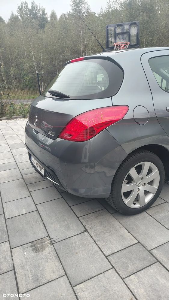 Peugeot 308 1.6 Premium Plus - 9