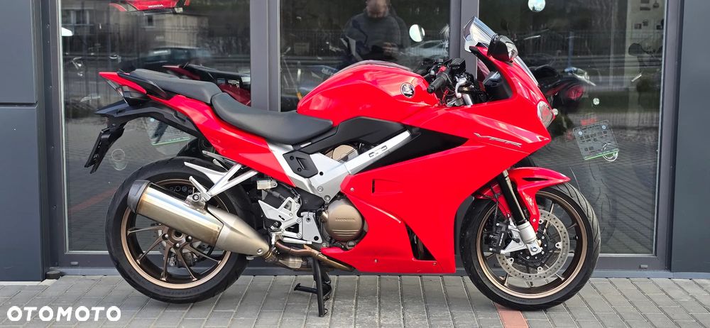 Honda VFR - 2