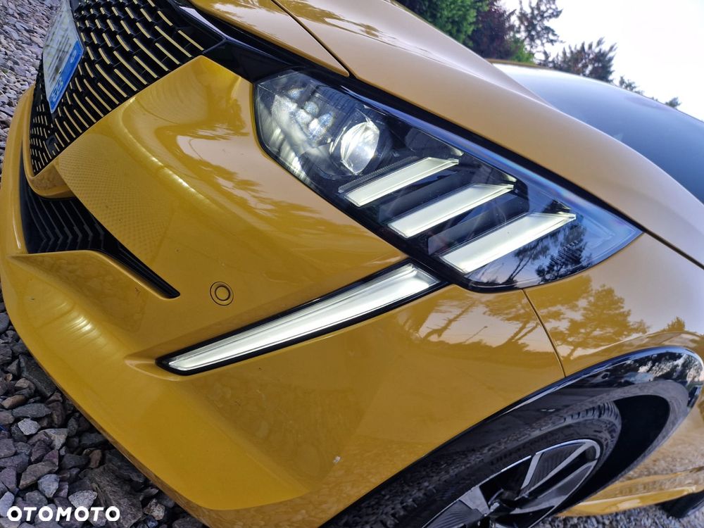 Peugeot 208 - 24