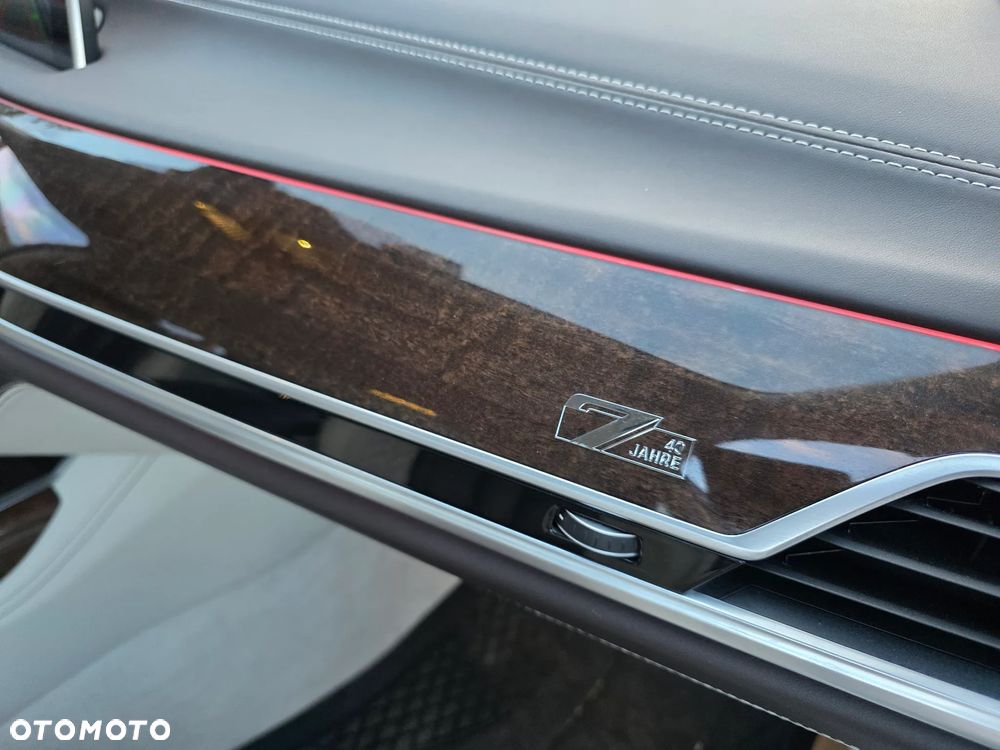 BMW Seria 7 740d xDrive - 9