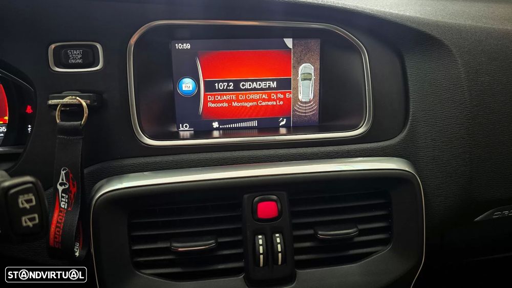 Volvo V40 2.0 D2 Momentum Geartronic — fotografia 42