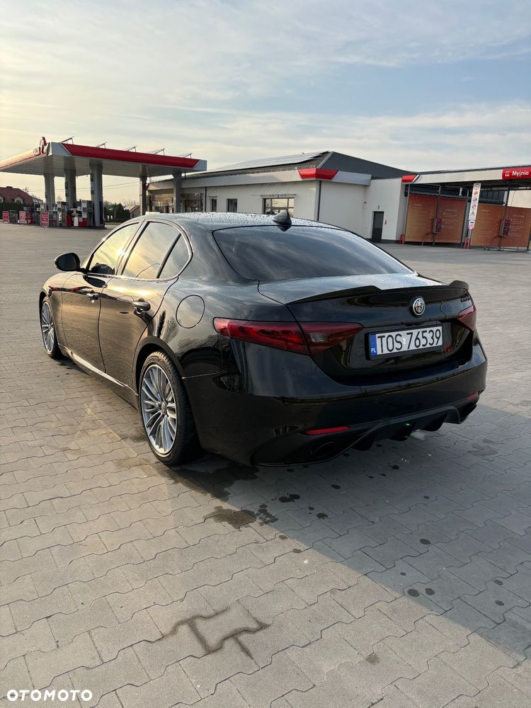 Alfa Romeo Giulia 2.0 Turbo 16V AT8 Veloce Ti - 26
